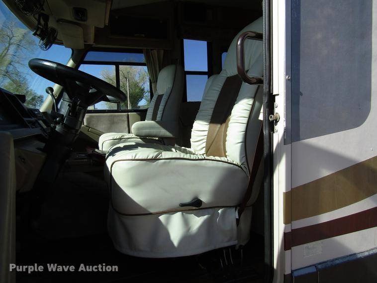 image for item DG1224 1994 Chevrolet Fleetwood P30 Pace Arrow RV