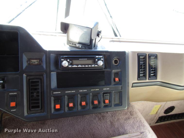 image for item DG1224 1994 Chevrolet Fleetwood P30 Pace Arrow RV