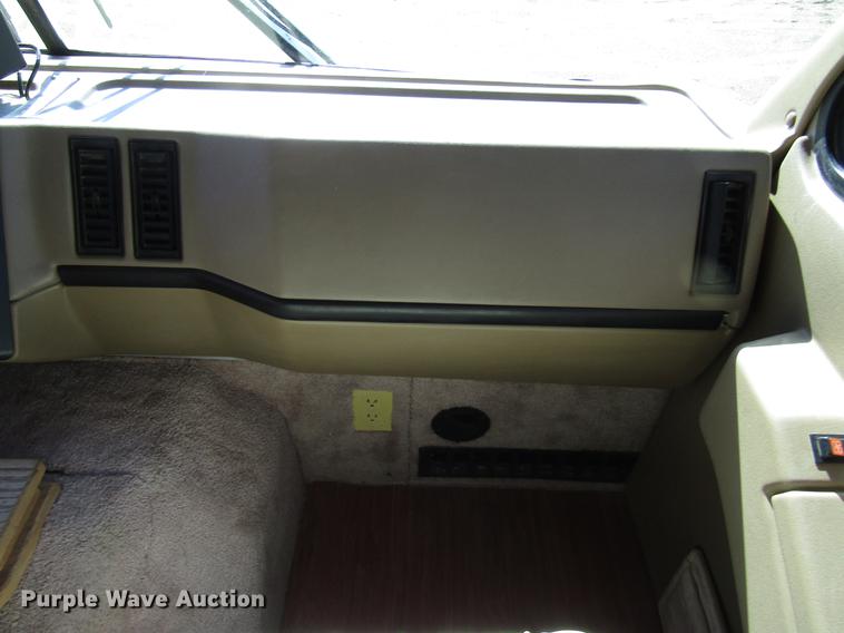 image for item DG1224 1994 Chevrolet Fleetwood P30 Pace Arrow RV