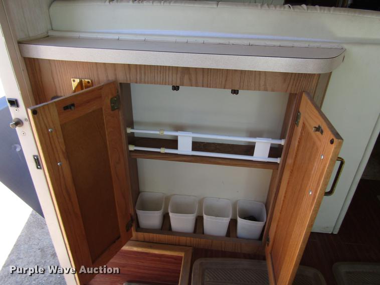 image for item DG1224 1994 Chevrolet Fleetwood P30 Pace Arrow RV