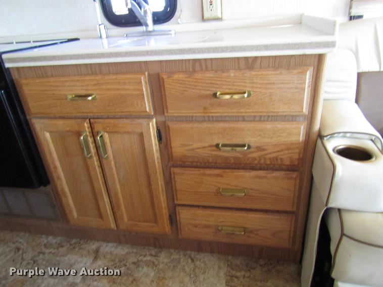 image for item DG1224 1994 Chevrolet Fleetwood P30 Pace Arrow RV