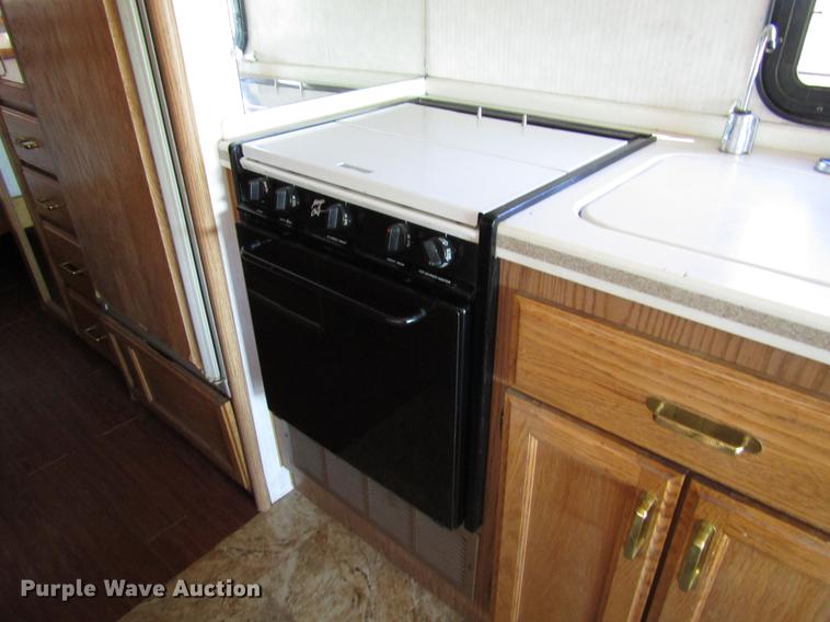 image for item DG1224 1994 Chevrolet Fleetwood P30 Pace Arrow RV