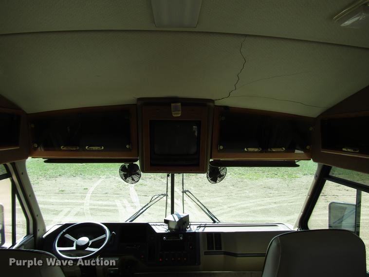 image for item DG1224 1994 Chevrolet Fleetwood P30 Pace Arrow RV