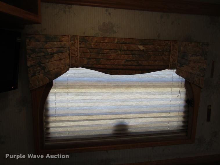 image for item DG1224 1994 Chevrolet Fleetwood P30 Pace Arrow RV