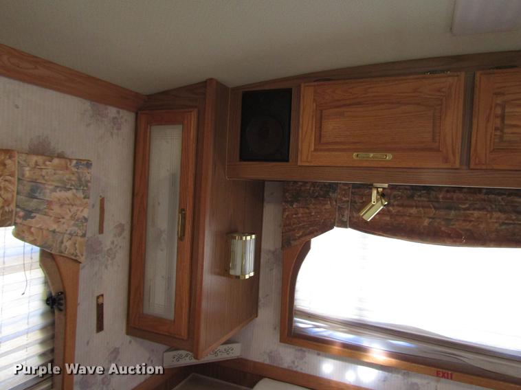 image for item DG1224 1994 Chevrolet Fleetwood P30 Pace Arrow RV