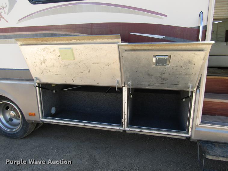 image for item DG1224 1994 Chevrolet Fleetwood P30 Pace Arrow RV