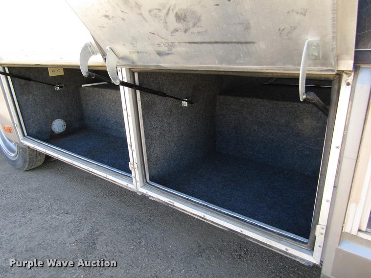 image for item DG1224 1994 Chevrolet Fleetwood P30 Pace Arrow RV