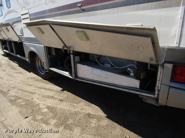 image for item DG1224 1994 Chevrolet Fleetwood P30 Pace Arrow RV