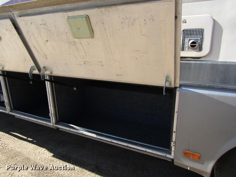 image for item DG1224 1994 Chevrolet Fleetwood P30 Pace Arrow RV