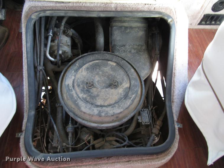 image for item DG1224 1994 Chevrolet Fleetwood P30 Pace Arrow RV