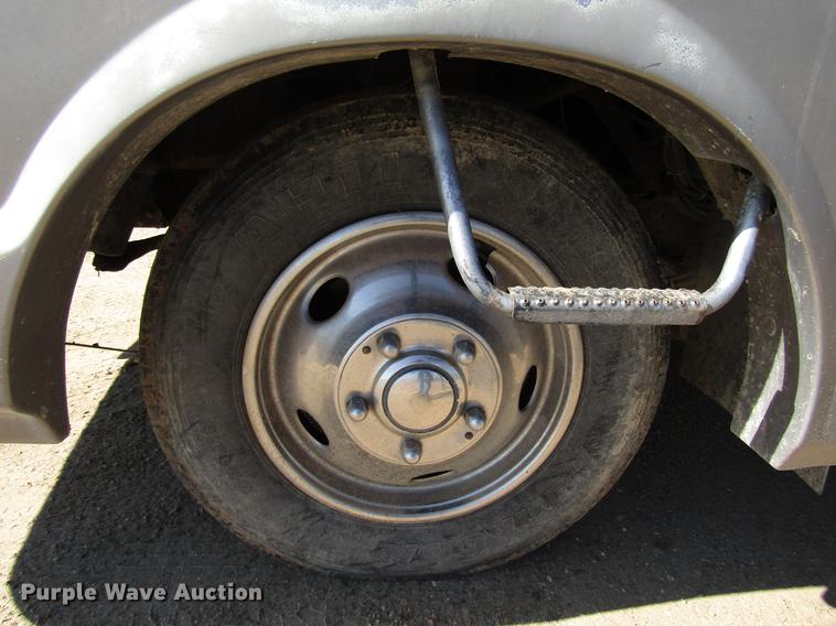 image for item DG1224 1994 Chevrolet Fleetwood P30 Pace Arrow RV