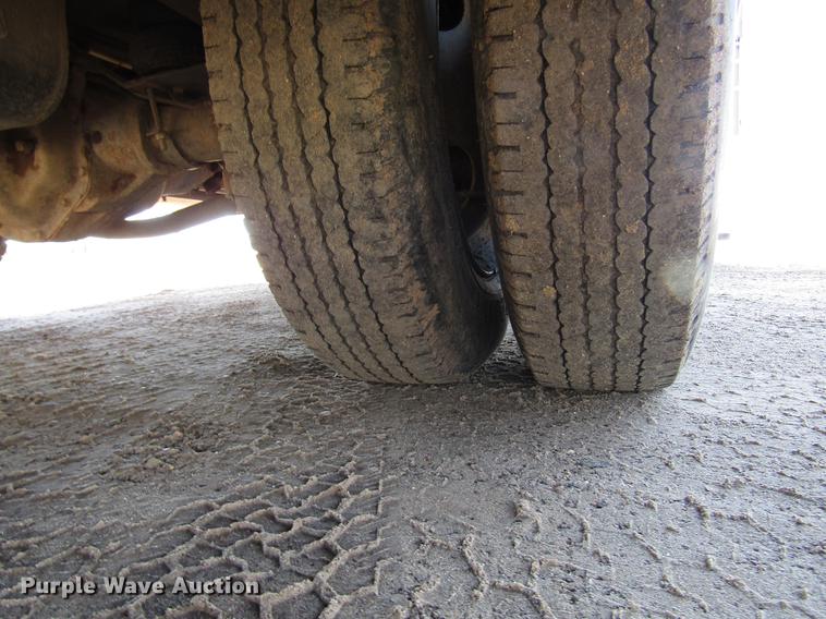 image for item DG1224 1994 Chevrolet Fleetwood P30 Pace Arrow RV