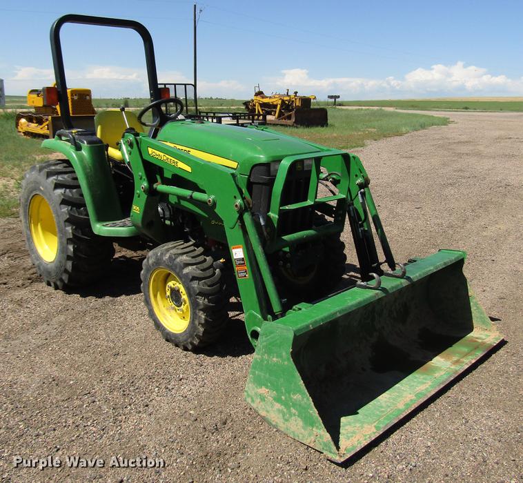 image for item DG1233 John Deere 3038E MFWD tractor