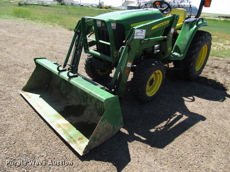 image for item DG1233 John Deere 3038E MFWD tractor