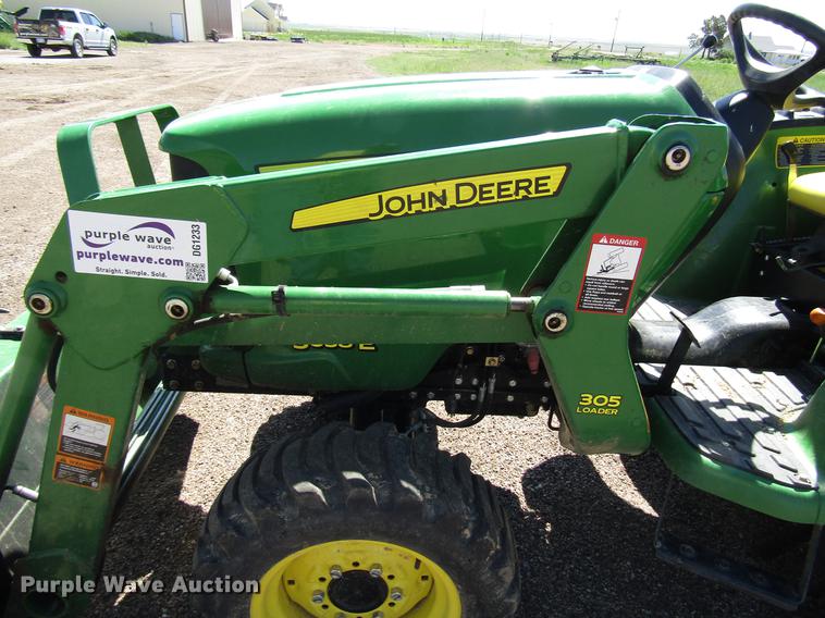 image for item DG1233 John Deere 3038E MFWD tractor