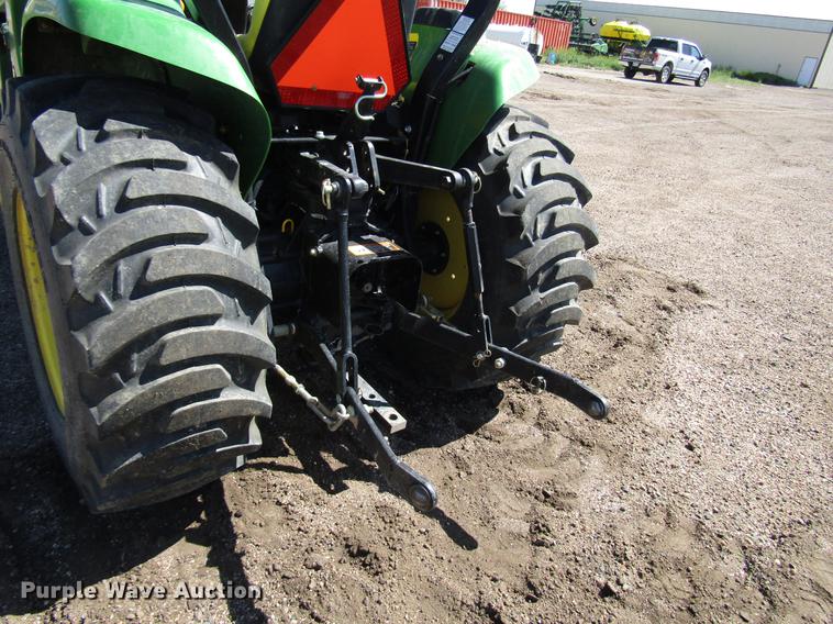 image for item DG1233 John Deere 3038E MFWD tractor