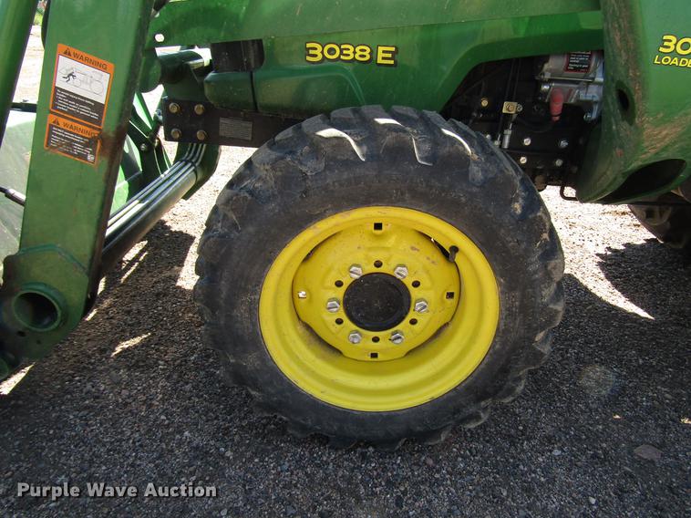 image for item DG1233 John Deere 3038E MFWD tractor