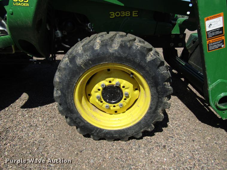 image for item DG1233 John Deere 3038E MFWD tractor