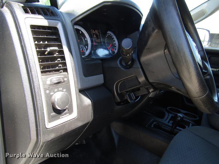 image for item DG1236 2014 Dodge Ram 5500 Crew Cab flatbed truck