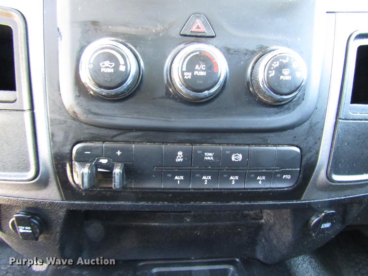 image for item DG1236 2014 Dodge Ram 5500 Crew Cab flatbed truck