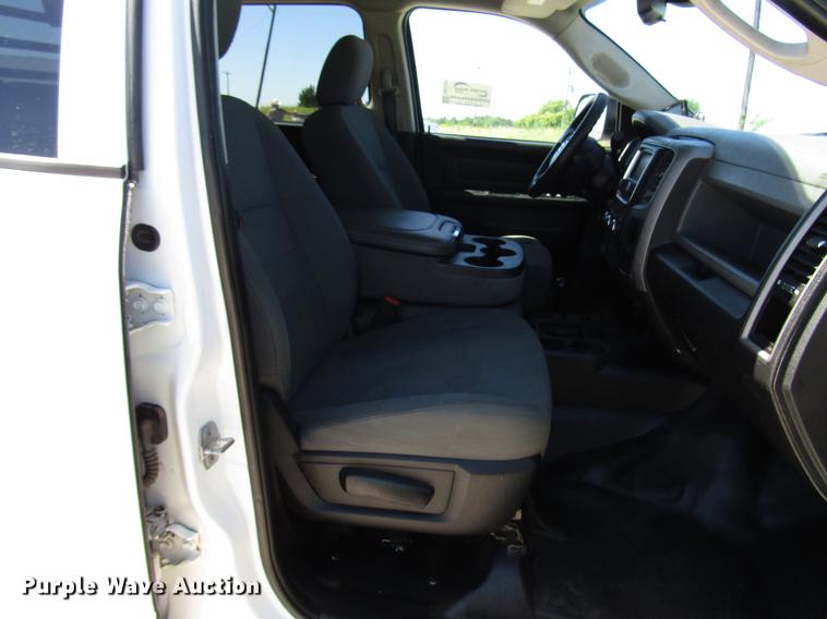 image for item DG1236 2014 Dodge Ram 5500 Crew Cab flatbed truck