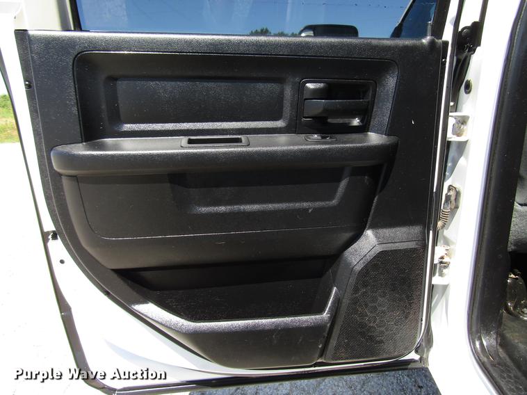 image for item DG1236 2014 Dodge Ram 5500 Crew Cab flatbed truck