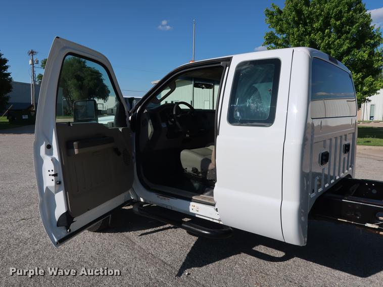 image for item DG3499 2008 Ford F550 SuperCab truck cab and chassis