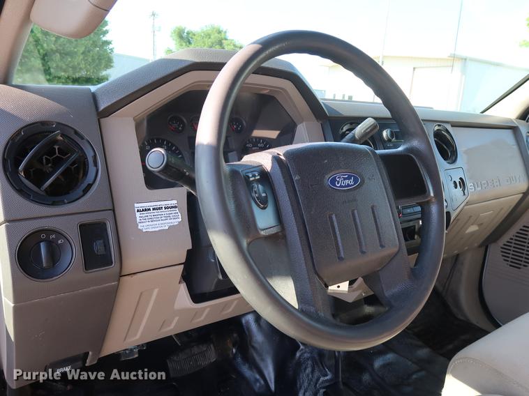 image for item DG3499 2008 Ford F550 SuperCab truck cab and chassis