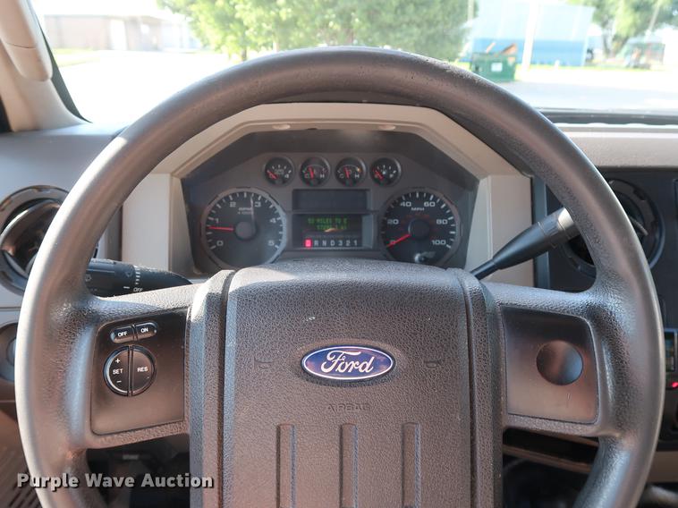 image for item DG3499 2008 Ford F550 SuperCab truck cab and chassis