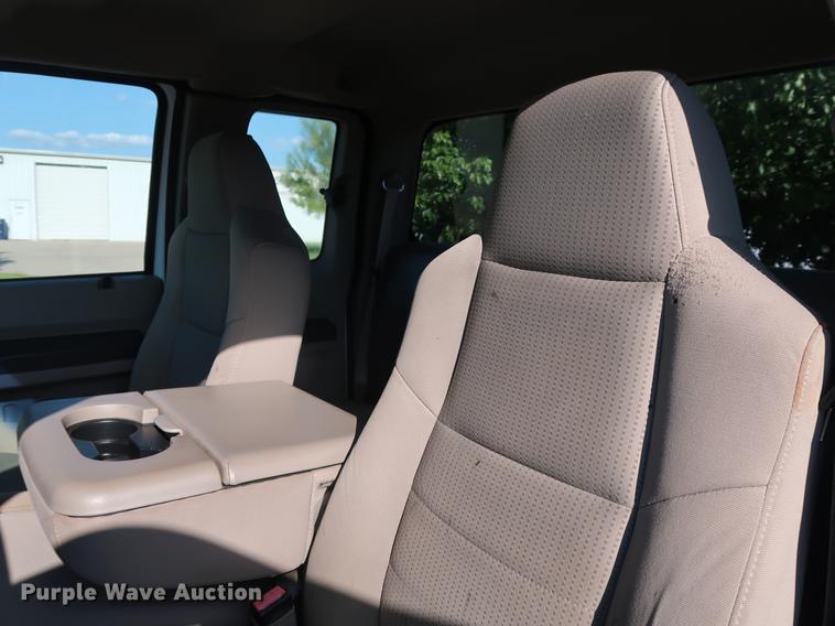 image for item DG3499 2008 Ford F550 SuperCab truck cab and chassis