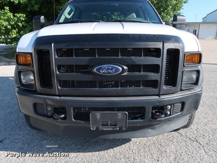 image for item DG3499 2008 Ford F550 SuperCab truck cab and chassis