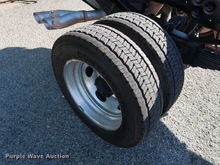 image for item DG3499 2008 Ford F550 SuperCab truck cab and chassis