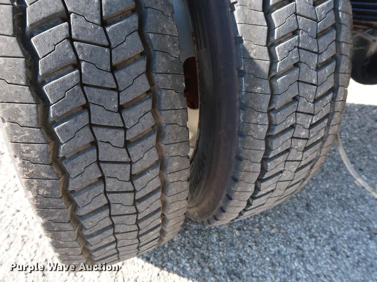 image for item DG3499 2008 Ford F550 SuperCab truck cab and chassis