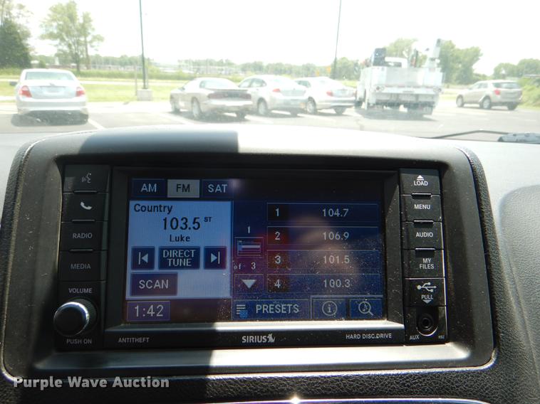 image for item DG4764 2012 Chrysler Town & Country van