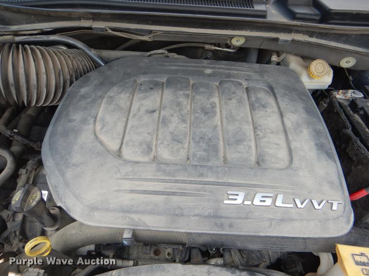 image for item DG4764 2012 Chrysler Town & Country van