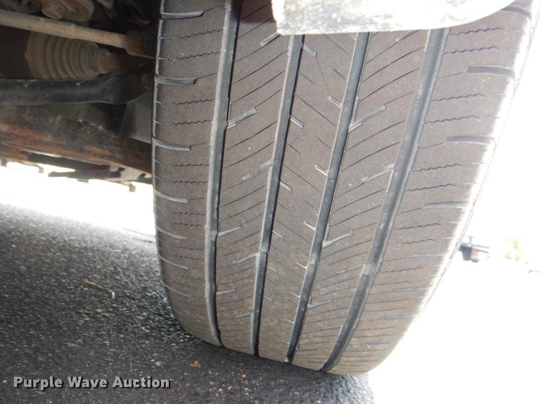 image for item DG4764 2012 Chrysler Town & Country van