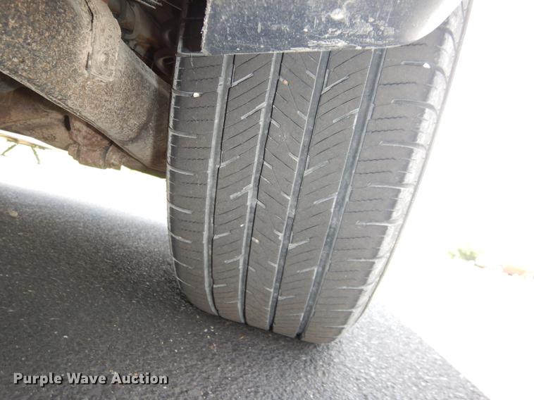 image for item DG4764 2012 Chrysler Town & Country van