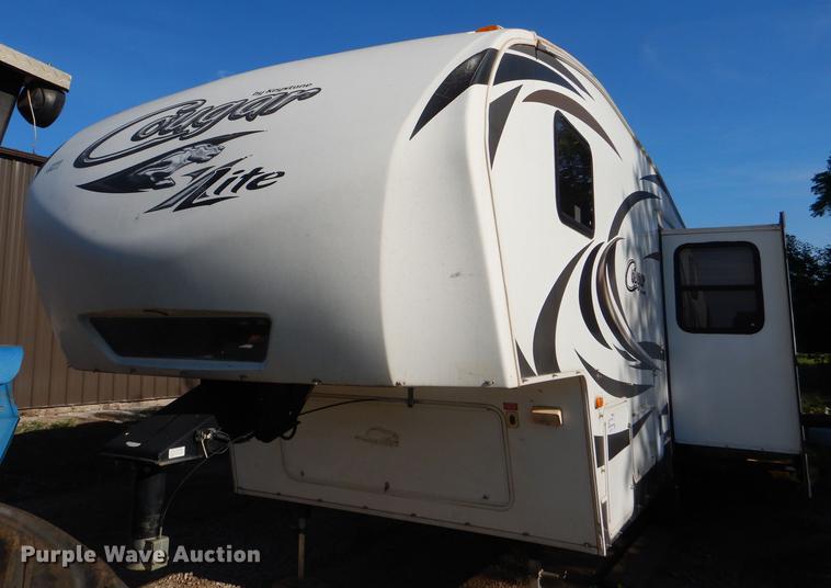 image for item DG4765 2012 Keystone Cougar 26S camper