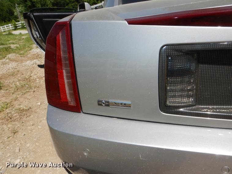 image for item DG4766 2005 Cadillac XLR convertible