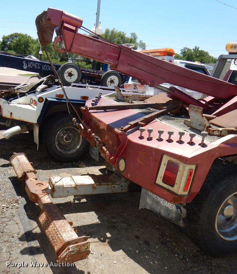 image for item DG4767 1990 Ford F350 XLT Lariat tow truck