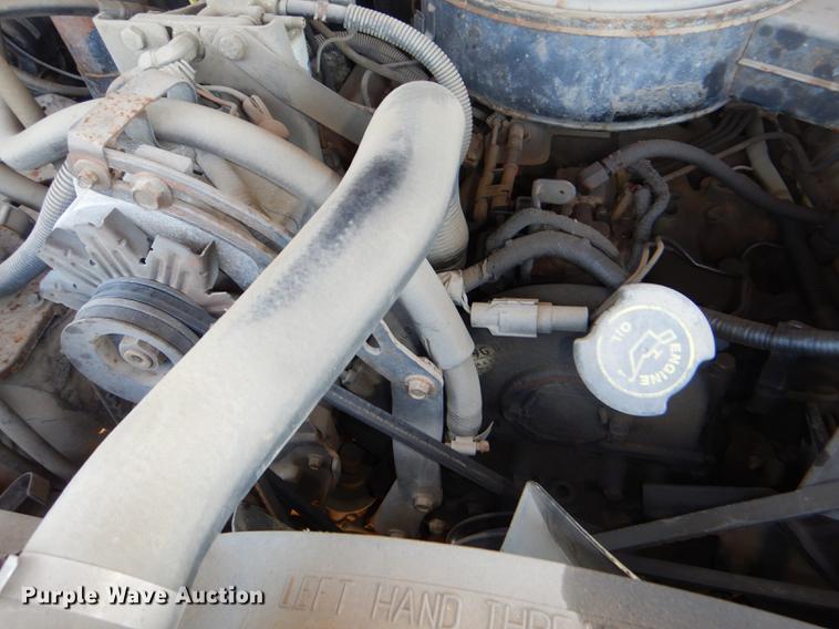 image for item DG4767 1990 Ford F350 XLT Lariat tow truck