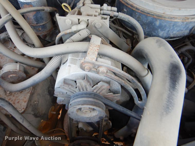 image for item DG4767 1990 Ford F350 XLT Lariat tow truck