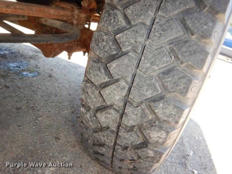 image for item DG4767 1990 Ford F350 XLT Lariat tow truck