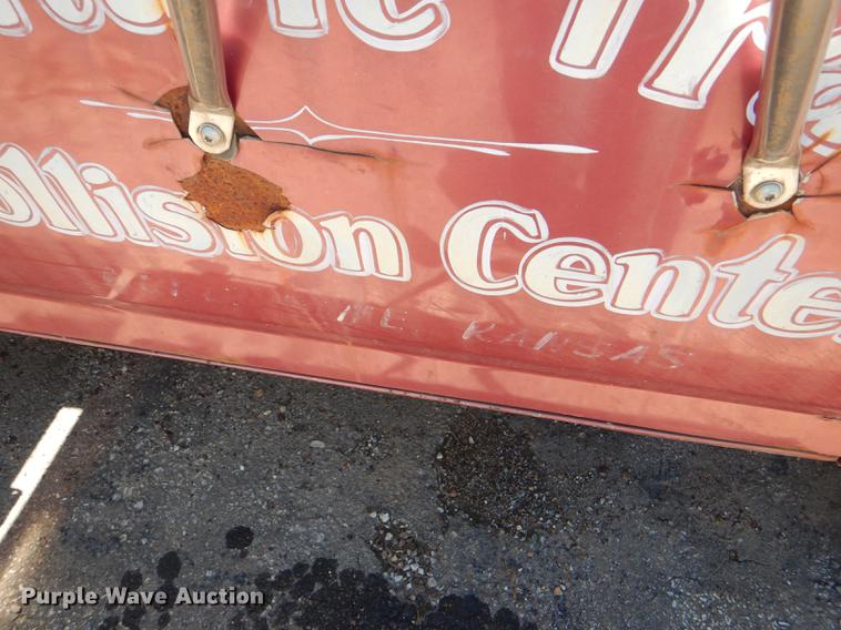 image for item DG4767 1990 Ford F350 XLT Lariat tow truck