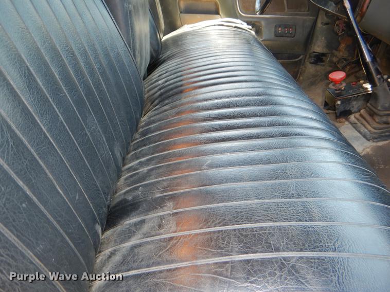 image for item DG4767 1990 Ford F350 XLT Lariat tow truck