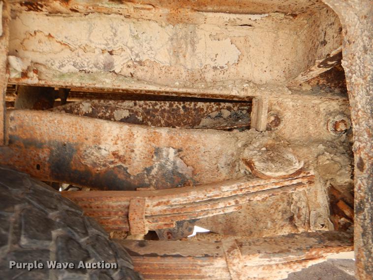 image for item DG4767 1990 Ford F350 XLT Lariat tow truck