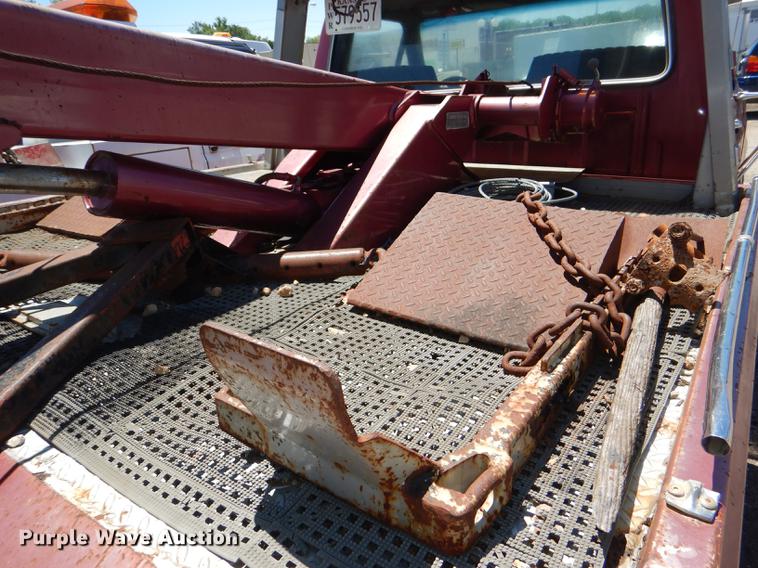 image for item DG4767 1990 Ford F350 XLT Lariat tow truck