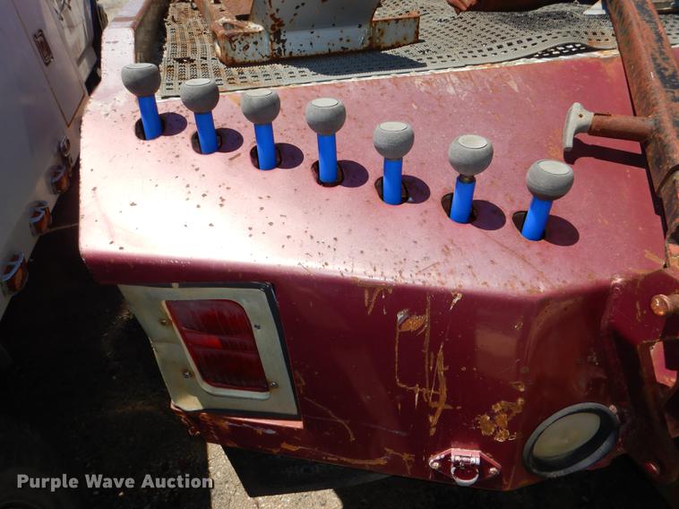 image for item DG4767 1990 Ford F350 XLT Lariat tow truck