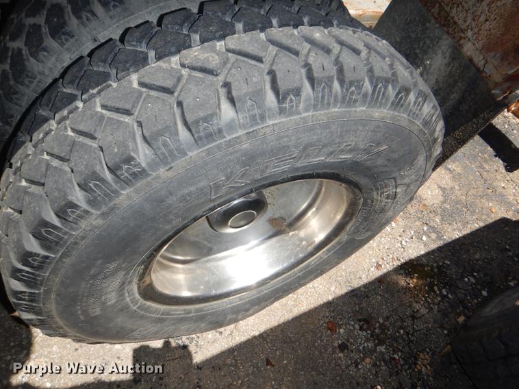 image for item DG4767 1990 Ford F350 XLT Lariat tow truck