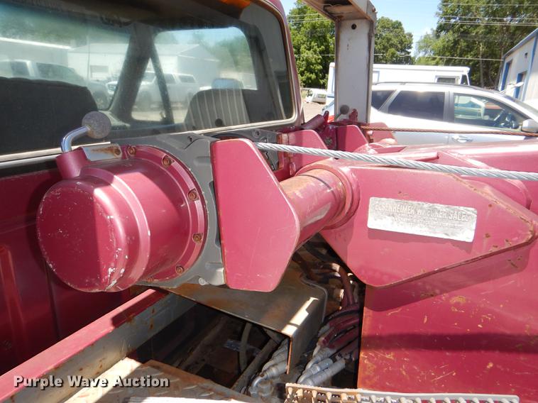 image for item DG4767 1990 Ford F350 XLT Lariat tow truck
